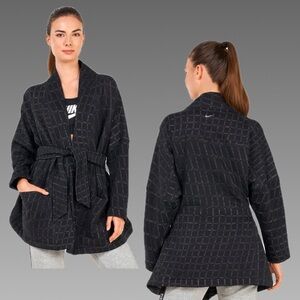 NWT Nike Yoga Therma-FIT Luxe Jacquard Reversible Sweater Women’s Size 2X Black